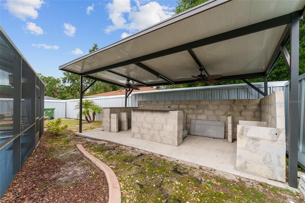 Под контрактом: $285,000 (3 спален, 3 ванн, 1324 Квадратных фут)