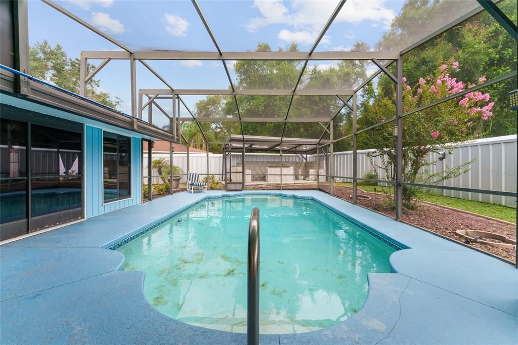 Под контрактом: $285,000 (3 спален, 3 ванн, 1324 Квадратных фут)