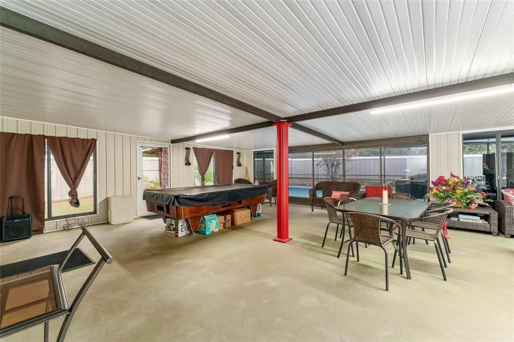 Под контрактом: $285,000 (3 спален, 3 ванн, 1324 Квадратных фут)