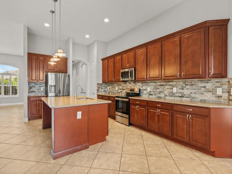 For Sale: $599,900 (4 beds, 3 baths, 2522 Square Feet)