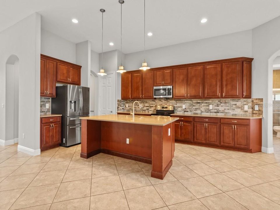 For Sale: $599,900 (4 beds, 3 baths, 2522 Square Feet)