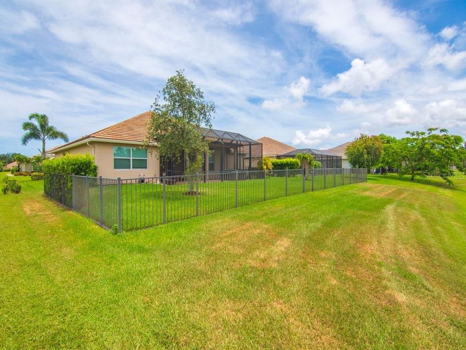 For Sale: $599,900 (4 beds, 3 baths, 2522 Square Feet)