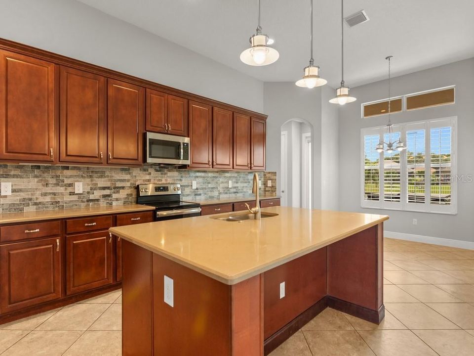 For Sale: $599,900 (4 beds, 3 baths, 2522 Square Feet)