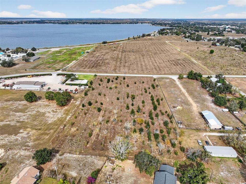 待售: $225,000 (4.91 acres)