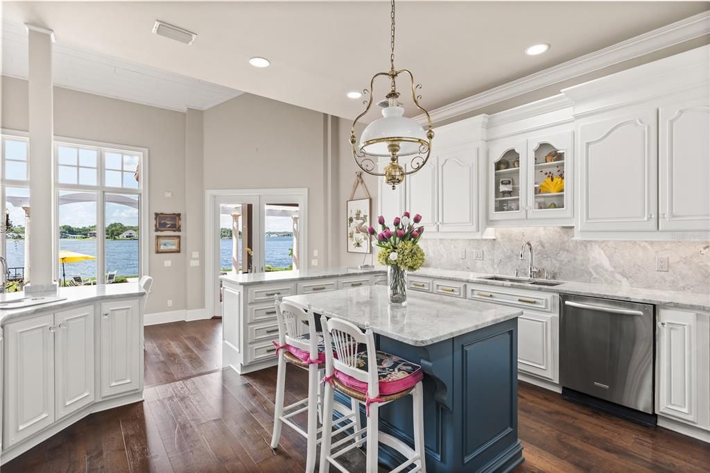 На продажу: $2,945,000 (4 спален, 5 ванн, 4956 Квадратных фут)