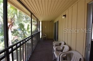 For Rent: $1,300 (2 beds, 2 baths, 897 Square Feet)