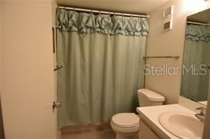 For Rent: $1,300 (2 beds, 2 baths, 897 Square Feet)