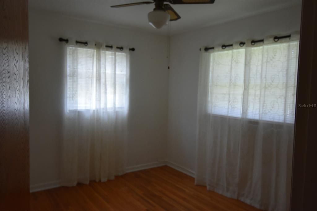 For Rent: $1,300 (2 beds, 2 baths, 897 Square Feet)