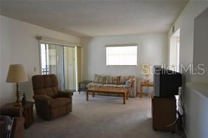 For Rent: $1,300 (2 beds, 2 baths, 897 Square Feet)
