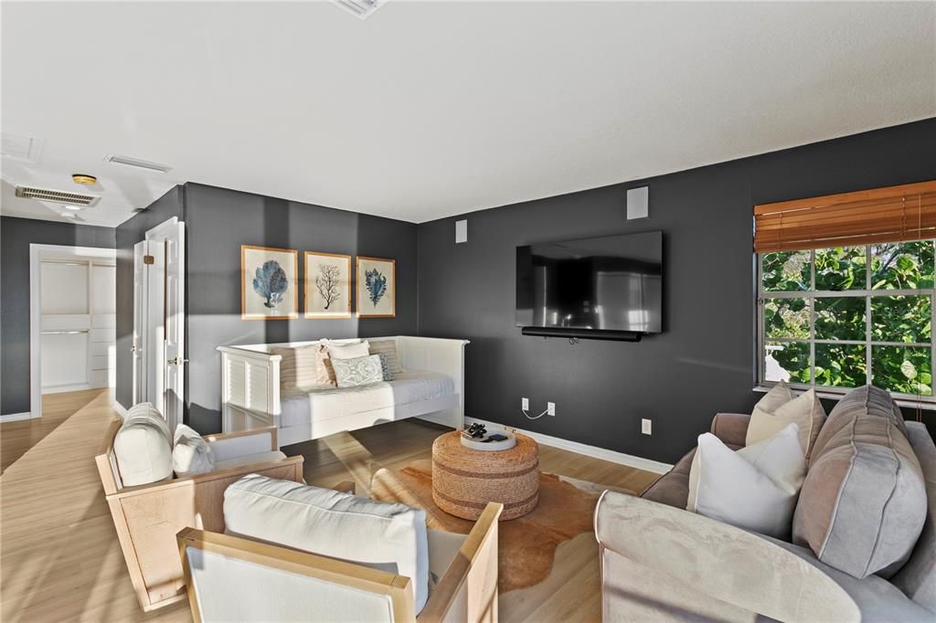 For Sale: $6,190,000 (4 beds, 3 baths, 3207 Square Feet)