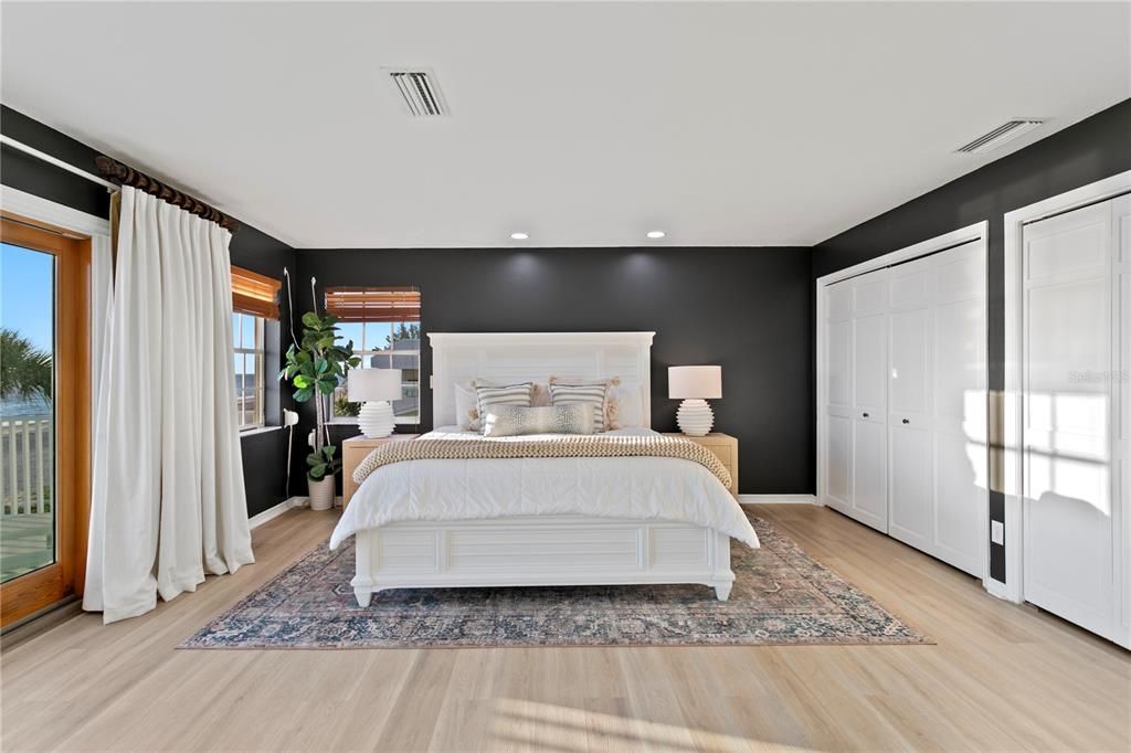 For Sale: $6,190,000 (4 beds, 3 baths, 3207 Square Feet)