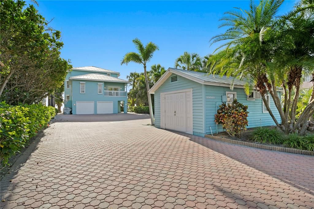 For Sale: $6,190,000 (4 beds, 3 baths, 3207 Square Feet)