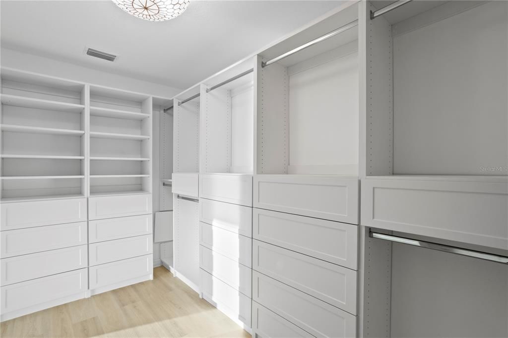 For Sale: $6,190,000 (4 beds, 3 baths, 3207 Square Feet)