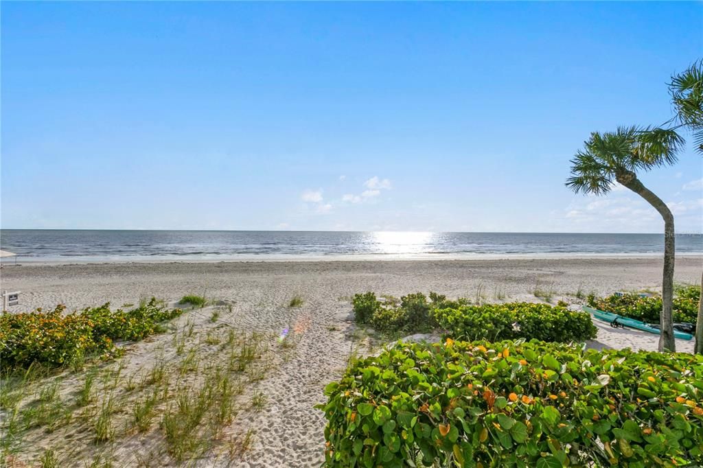 For Sale: $6,190,000 (4 beds, 3 baths, 3207 Square Feet)