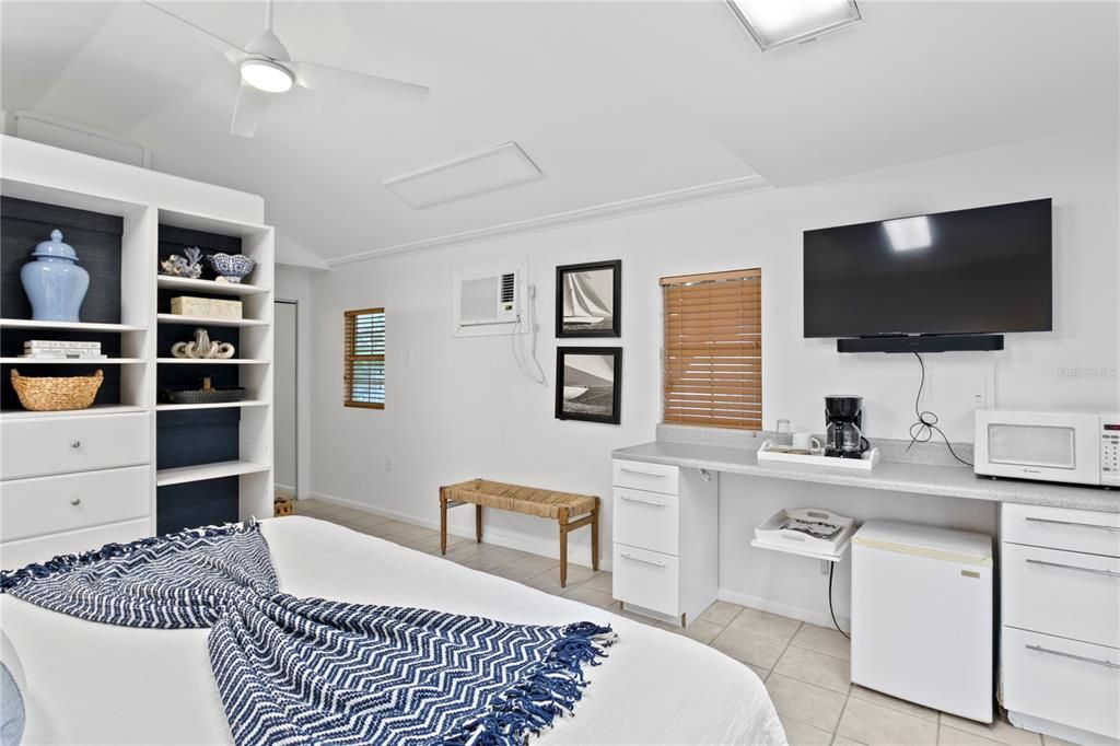 For Sale: $6,190,000 (4 beds, 3 baths, 3207 Square Feet)