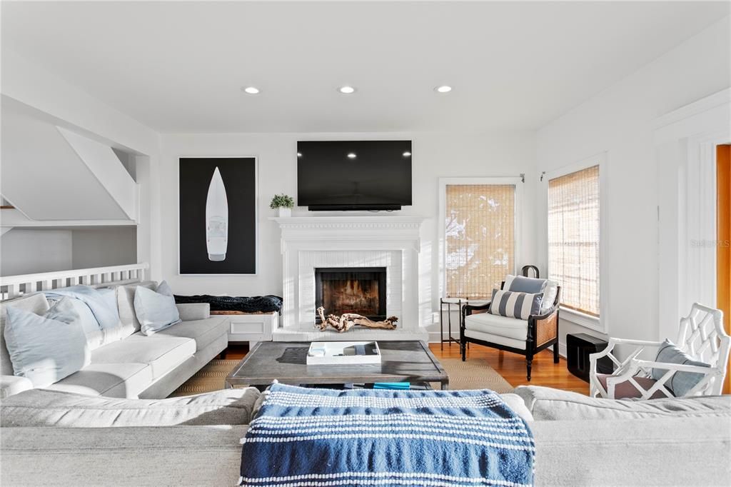 For Sale: $6,190,000 (4 beds, 3 baths, 3207 Square Feet)