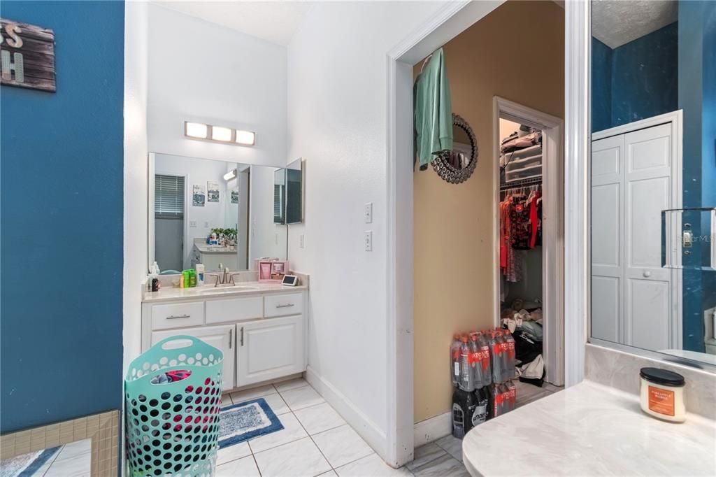 待售: $939,000 (6 贝兹, 3 浴室, 3641 平方英尺)