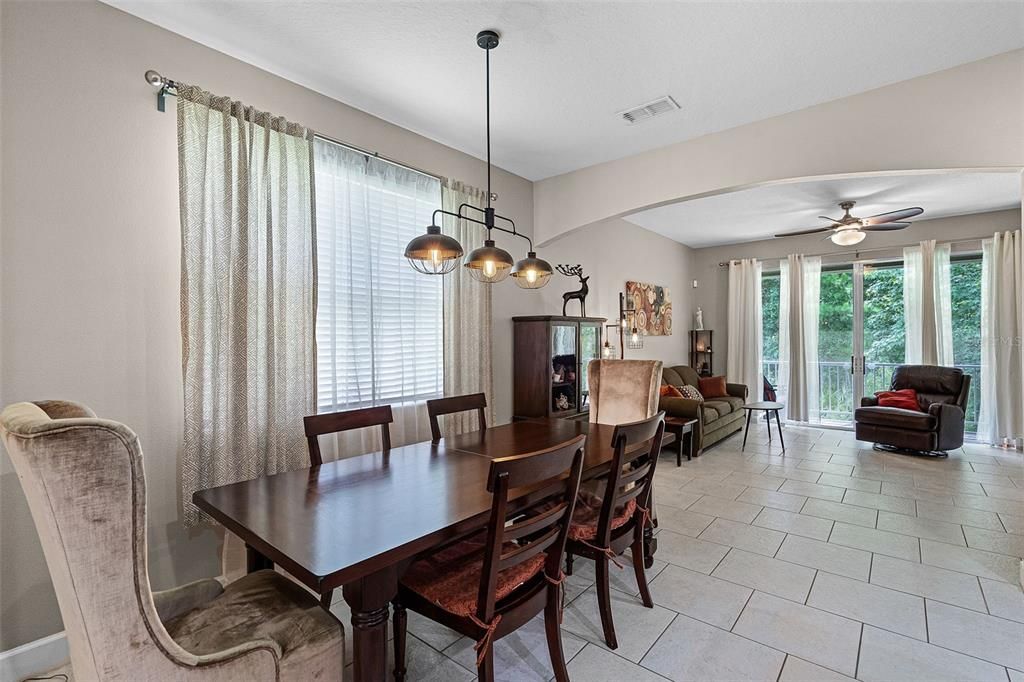 待售: $449,900 (4 贝兹, 2 浴室, 2103 平方英尺)