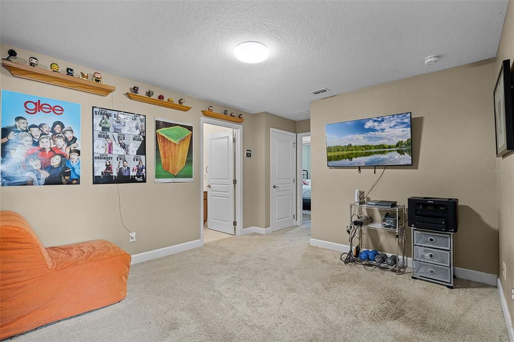 待售: $449,900 (4 贝兹, 2 浴室, 2103 平方英尺)