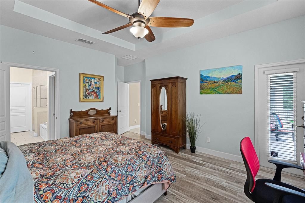 待售: $449,900 (4 贝兹, 2 浴室, 2103 平方英尺)