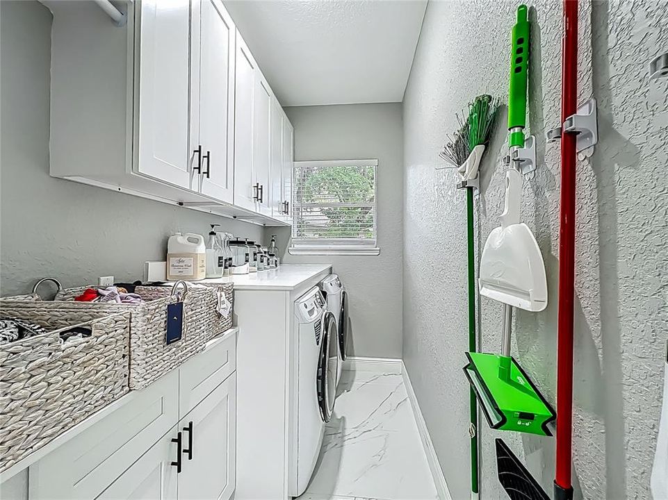 待售: $925,000 (5 贝兹, 3 浴室, 3068 平方英尺)