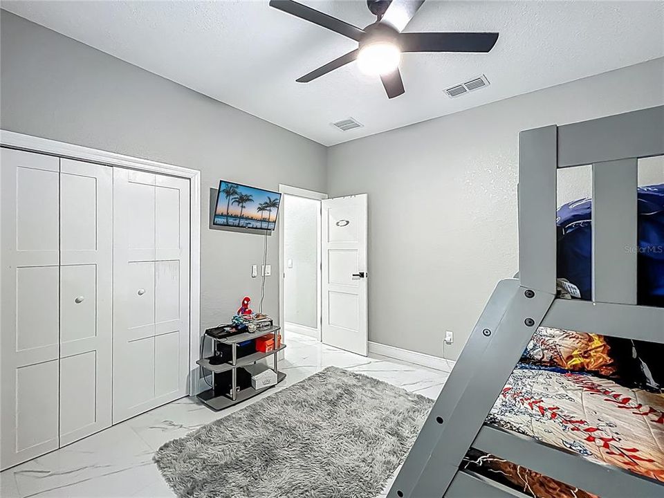 待售: $925,000 (5 贝兹, 3 浴室, 3068 平方英尺)