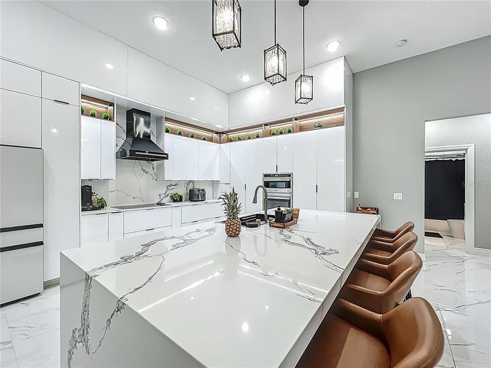 待售: $925,000 (5 贝兹, 3 浴室, 3068 平方英尺)