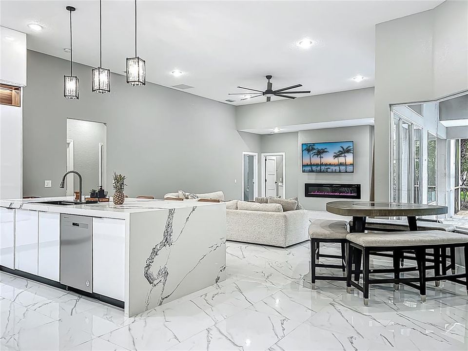 待售: $925,000 (5 贝兹, 3 浴室, 3068 平方英尺)