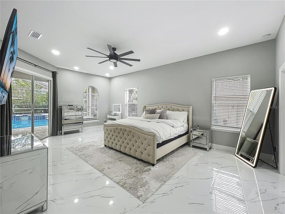 待售: $925,000 (5 贝兹, 3 浴室, 3068 平方英尺)