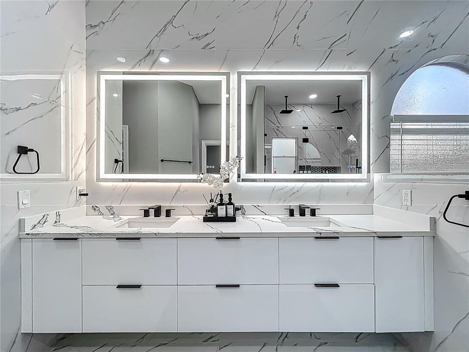 待售: $925,000 (5 贝兹, 3 浴室, 3068 平方英尺)