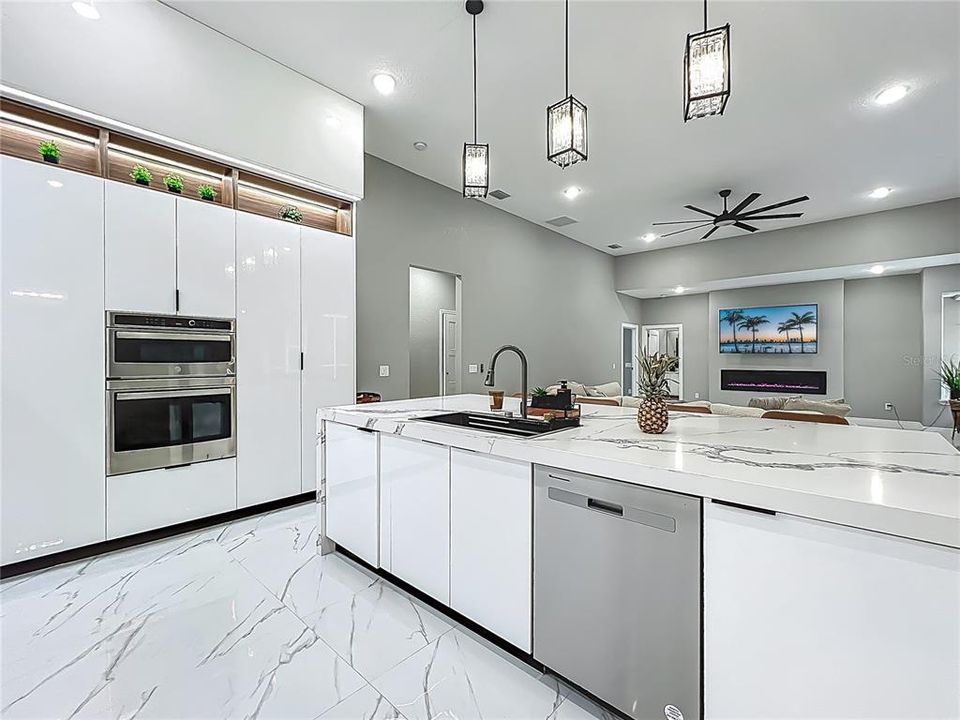 待售: $925,000 (5 贝兹, 3 浴室, 3068 平方英尺)