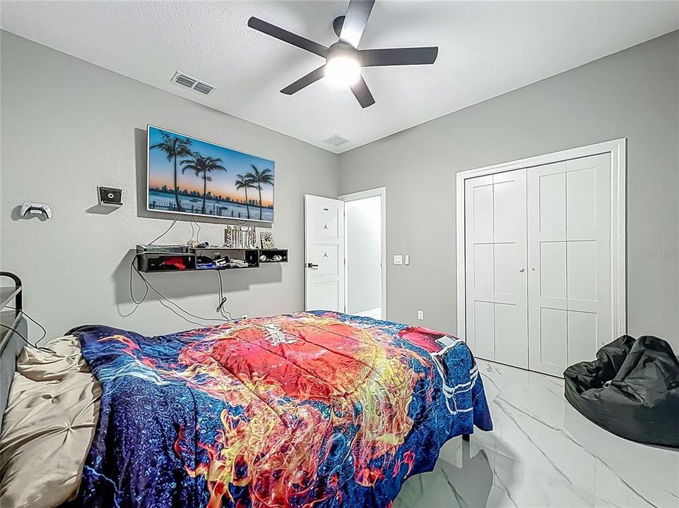 待售: $925,000 (5 贝兹, 3 浴室, 3068 平方英尺)