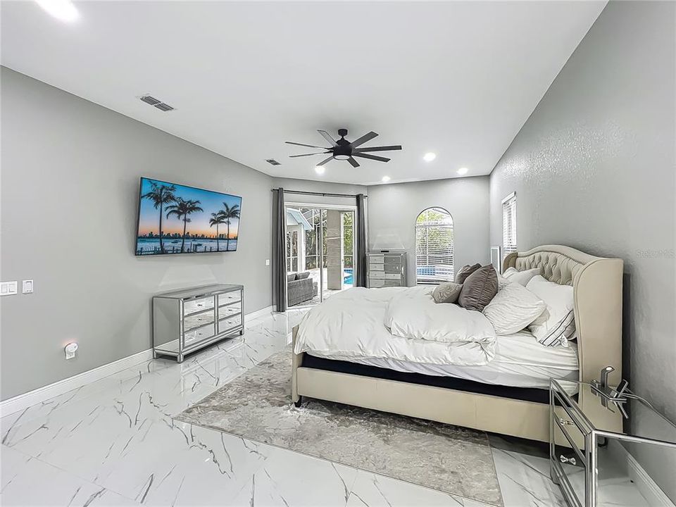 待售: $925,000 (5 贝兹, 3 浴室, 3068 平方英尺)