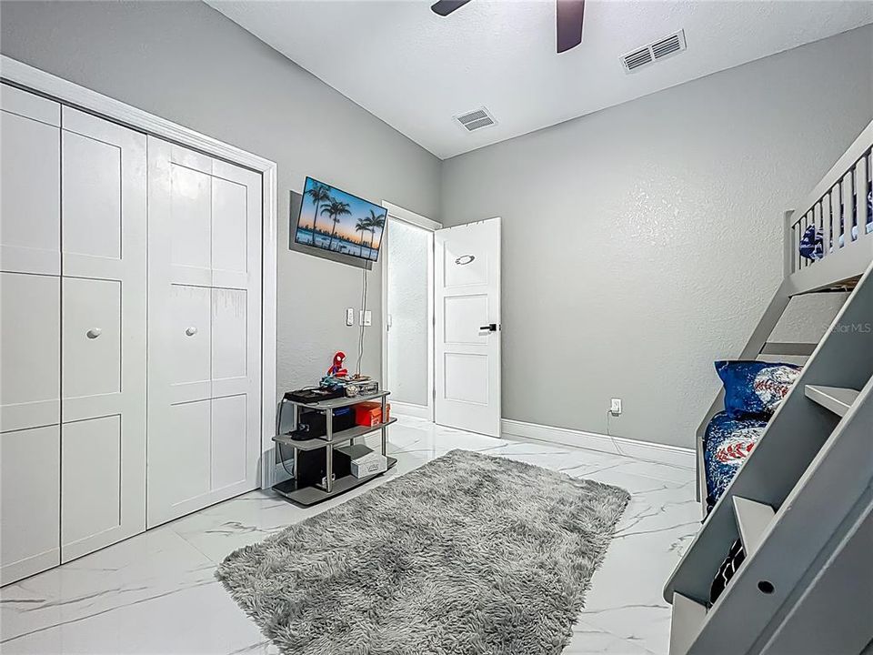 待售: $925,000 (5 贝兹, 3 浴室, 3068 平方英尺)