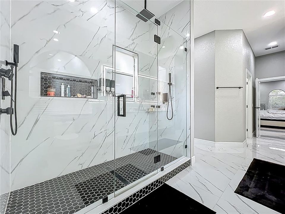 待售: $925,000 (5 贝兹, 3 浴室, 3068 平方英尺)