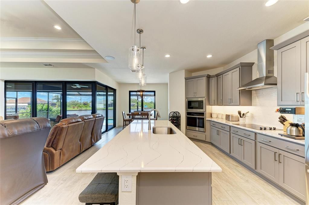 合同活跃: $884,900 (3 贝兹, 2 浴室, 2063 平方英尺)