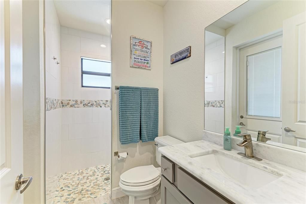 合同活跃: $884,900 (3 贝兹, 2 浴室, 2063 平方英尺)