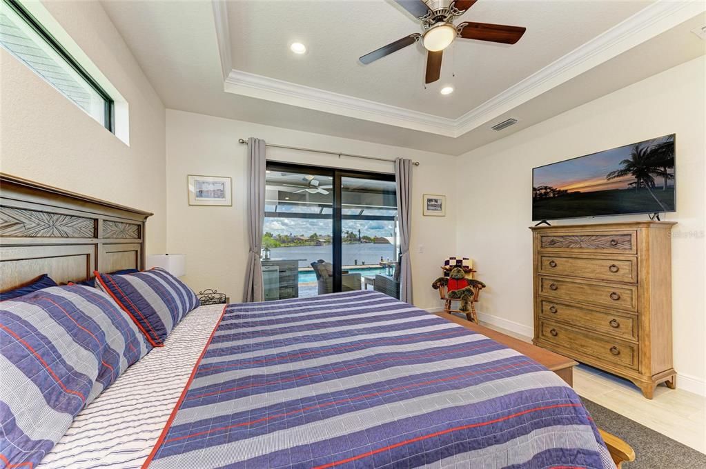 合同活跃: $884,900 (3 贝兹, 2 浴室, 2063 平方英尺)