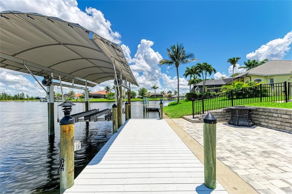 合同活跃: $884,900 (3 贝兹, 2 浴室, 2063 平方英尺)