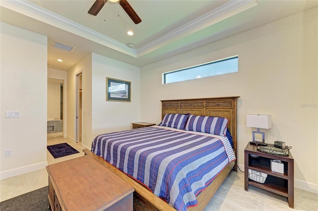 合同活跃: $884,900 (3 贝兹, 2 浴室, 2063 平方英尺)