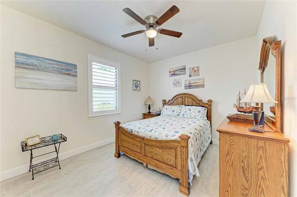 合同活跃: $884,900 (3 贝兹, 2 浴室, 2063 平方英尺)