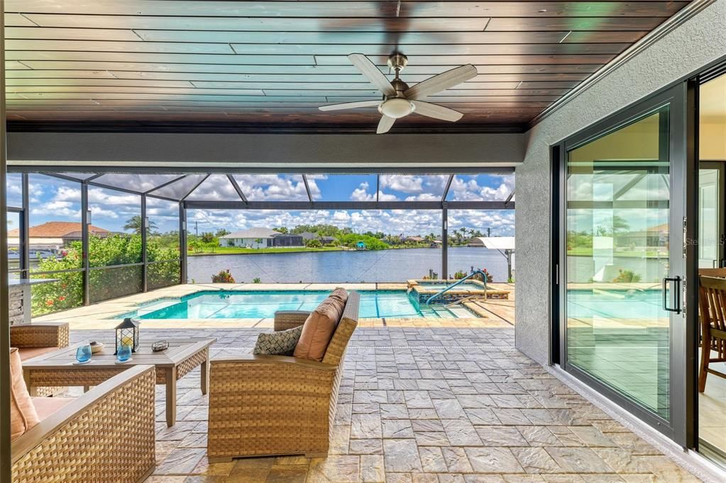 合同活跃: $884,900 (3 贝兹, 2 浴室, 2063 平方英尺)