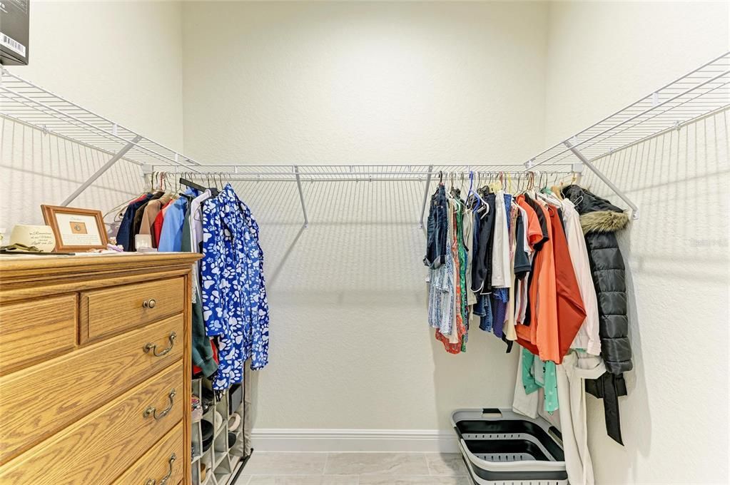 合同活跃: $884,900 (3 贝兹, 2 浴室, 2063 平方英尺)