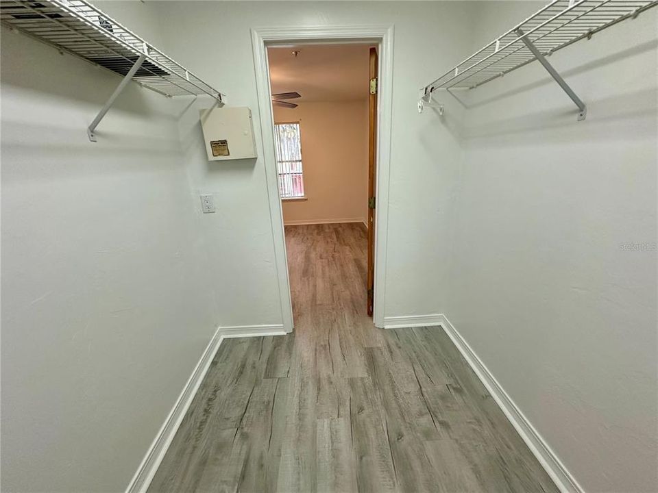 Activo con contrato: $128,000 (1 camas, 1 baños, 635 Pies cuadrados)
