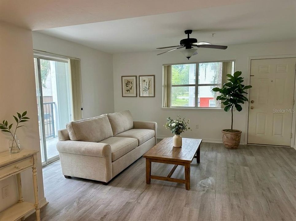 Activo con contrato: $128,000 (1 camas, 1 baños, 635 Pies cuadrados)