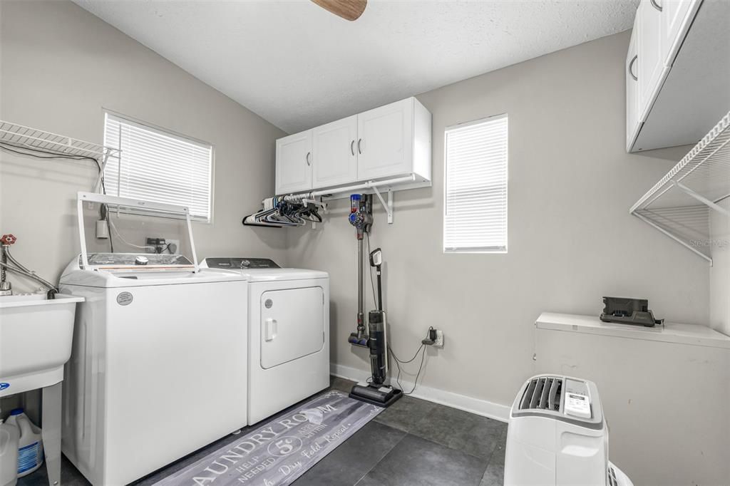 待售: $175,000 (2 贝兹, 1 浴室, 672 平方英尺)