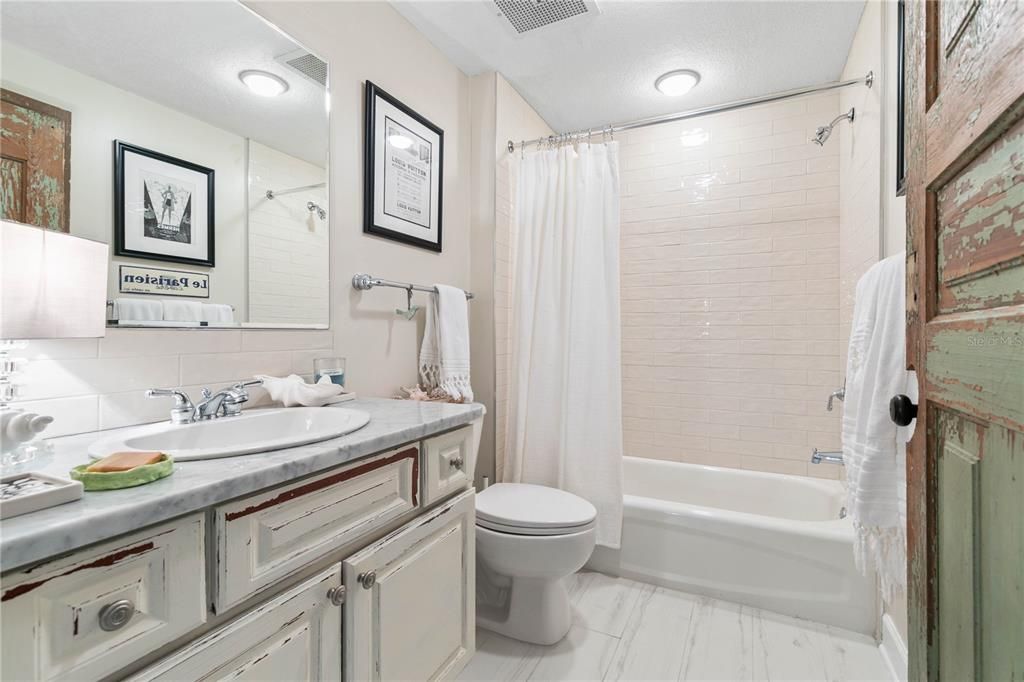 В аренду: $4,500 (3 спален, 3 ванн, 1676 Квадратных фут)