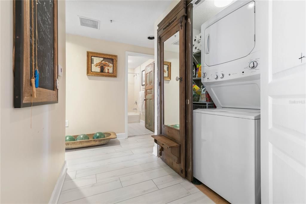 В аренду: $4,500 (3 спален, 3 ванн, 1676 Квадратных фут)