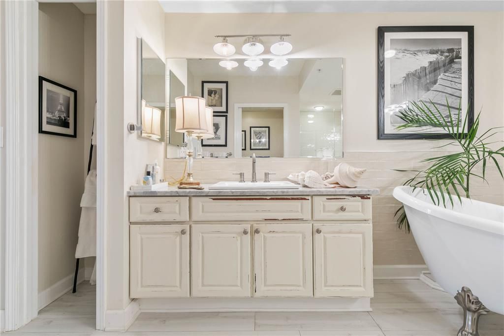 В аренду: $4,500 (3 спален, 3 ванн, 1676 Квадратных фут)