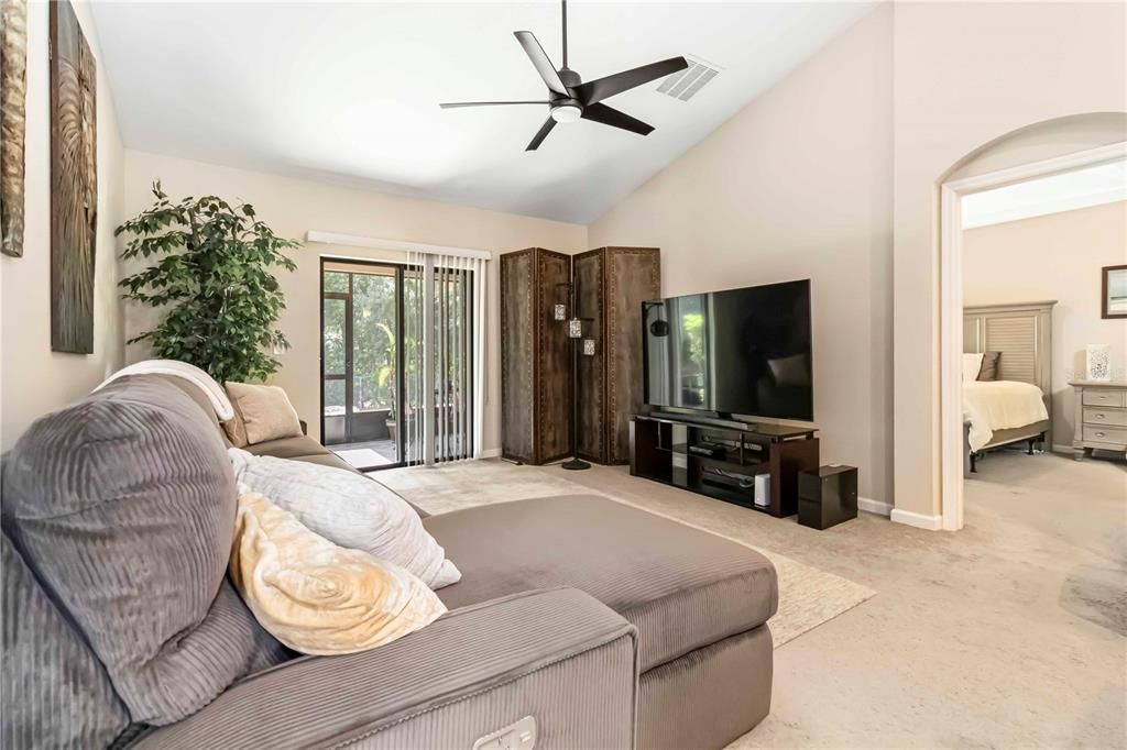 For Sale: $359,000 (3 beds, 2 baths, 1529 Square Feet)